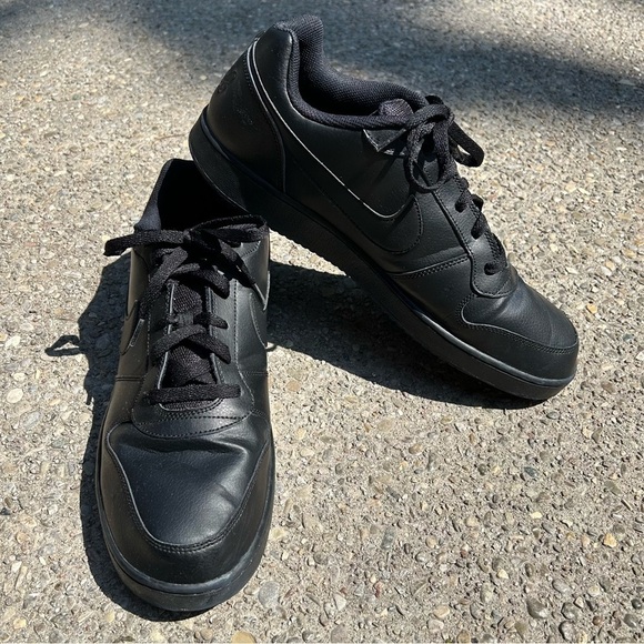 [14] Nike Men’s Ebernon Low Triple Black Sneaker Skate Shoe EUC - Picture 5 of 9